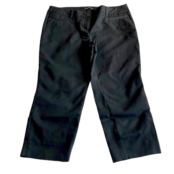HILARY Radley Black Cotton Capri Pants - Picture 2 of 9